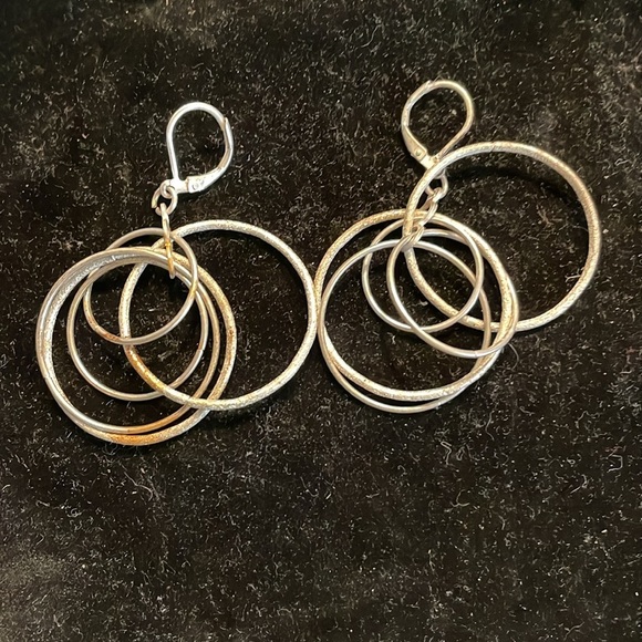 2” silver tone earrings with 5 open hoop dangle earrings w/lever back closures - Picture 2 of 11